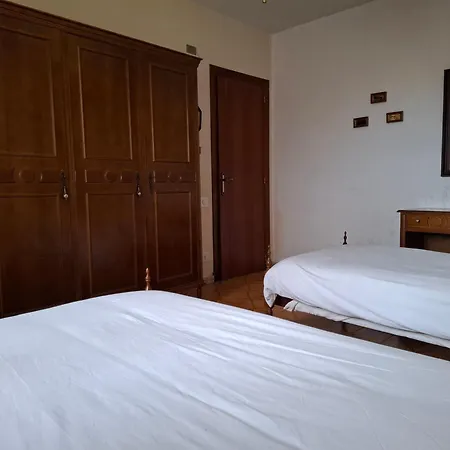 La Rosa - - 4