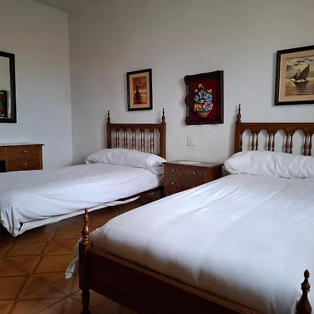 La Rosa - - 4 *