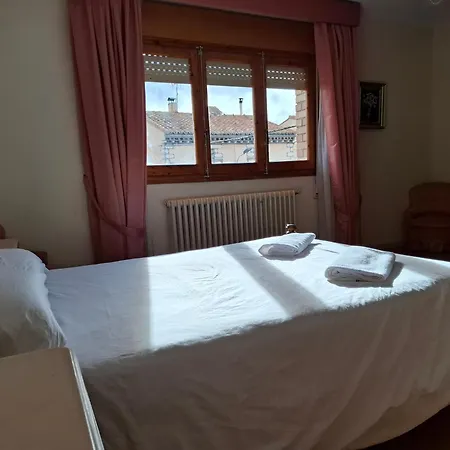 La Rosa - - 4 Apartment Bello (Teruel)